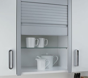 Grilë Vertikale Rrëshqitëse